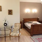 3 Avec Piscine Au Chateau De Holiday home *