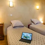 Holiday home 3 Avec Piscine Au Chateau De *