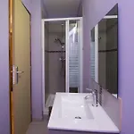 3 Avec Piscine Au Chateau De