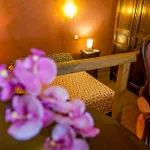 3 Avec Piscine Au Chateau De Holiday home *