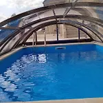 3 Avec Piscine Au Chateau De * Charbogne