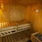 3 Avec Piscine Au Chateau De Holiday home