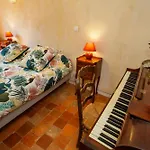 3 Avec Piscine Au Chateau De