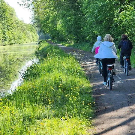3 Avec Piscine Au Chateau De 度假居 Charbogne