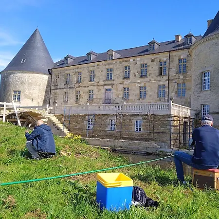 Nyaraló 3 Avec Piscine Au Chateau De Charbogne