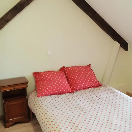 Prázdninový dům 3 Avec Piscine Au Chateau De Charbogne