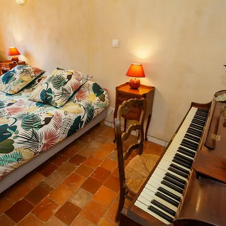 3 Avec Piscine Au Chateau De